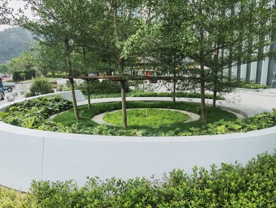 绿环玻璃钢树池格栅:为城市绿化提供高效环保的解决方案